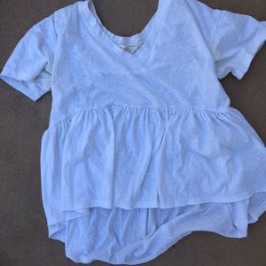 Urbanity fitter white vneck